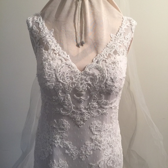 Wedding Dress - Picture 8 of 8